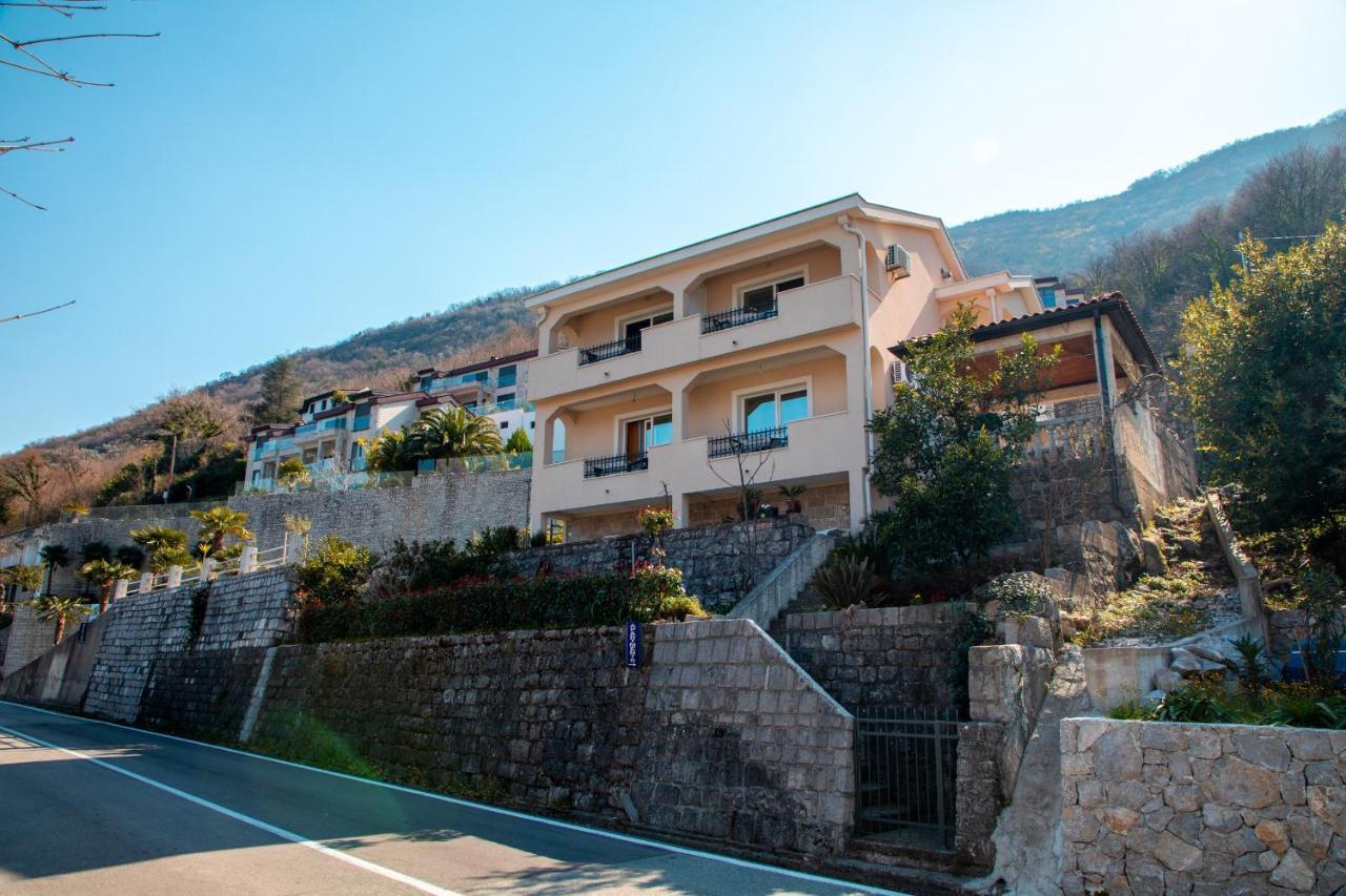 La Castagna Apartments Kotor Eksteriør billede